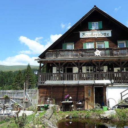 Bed and Breakfast Bruckerhutte Lachtal Zewnętrze zdjęcie